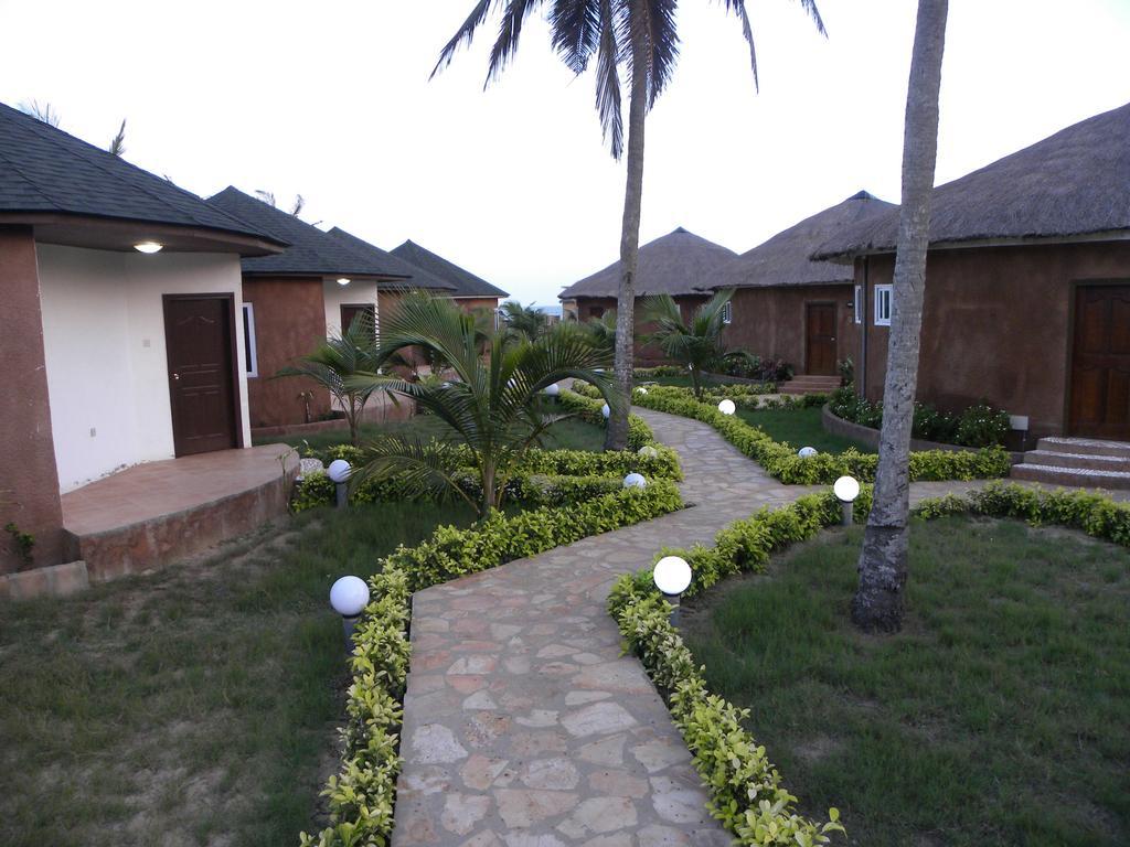 Legacy Tribe Beach Resort Prampram ภายนอก รูปภาพ