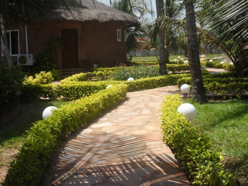 Legacy Tribe Beach Resort Prampram ภายนอก รูปภาพ