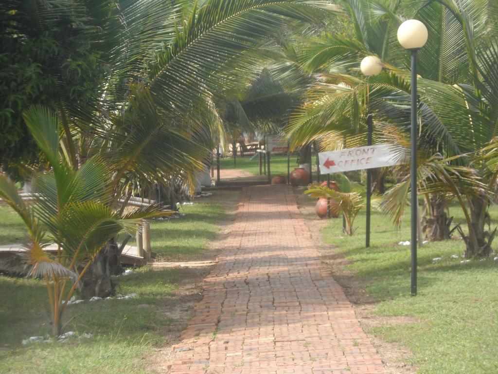 Legacy Tribe Beach Resort Prampram ภายนอก รูปภาพ