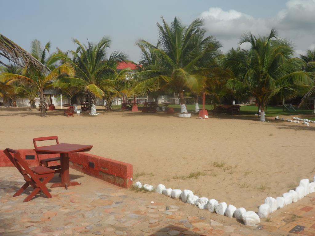 Legacy Tribe Beach Resort Prampram ภายนอก รูปภาพ